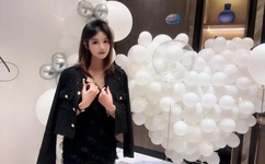 双腿放在调教台上调教h视频